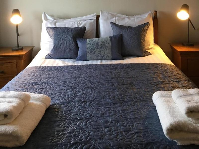 The Black Bull Inn Escrick Room photo