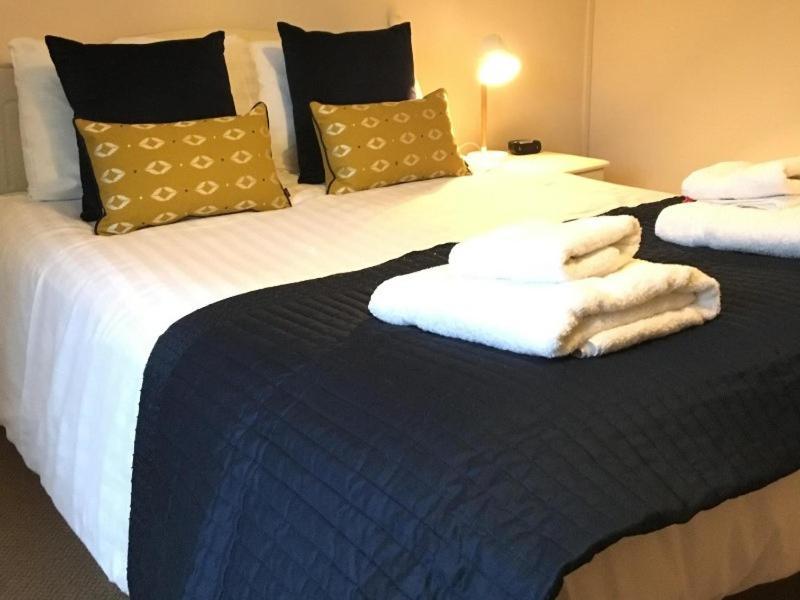 The Black Bull Inn Escrick Room photo