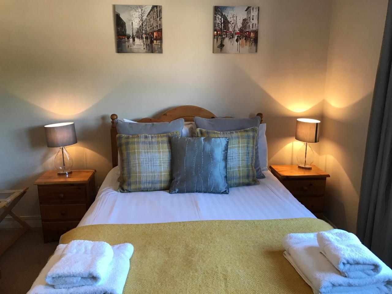The Black Bull Inn Escrick Room photo